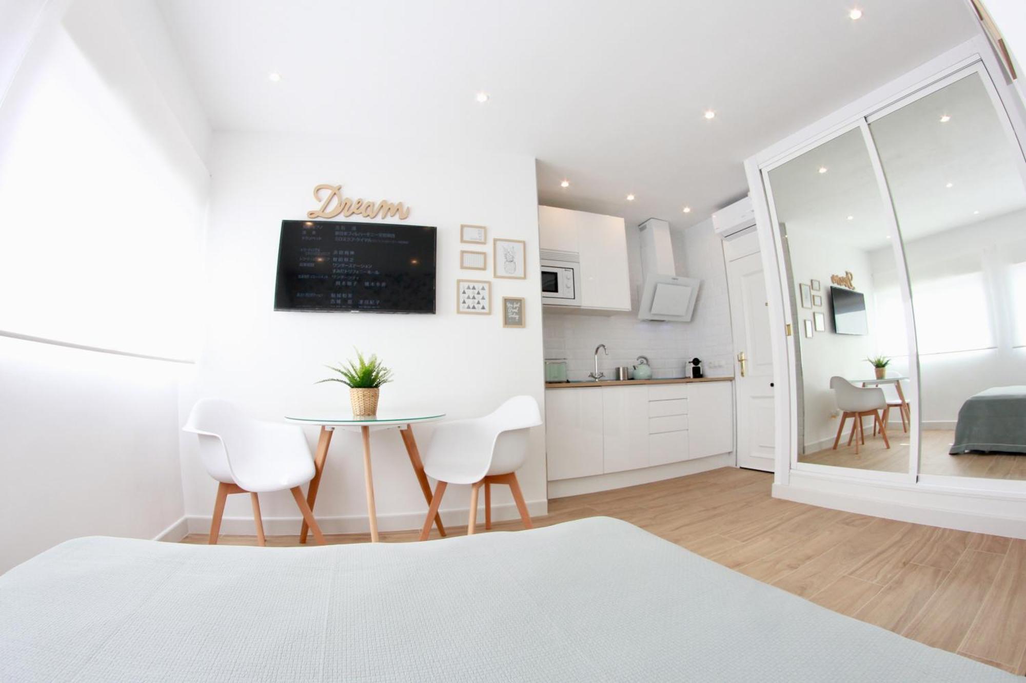 Pangsapuri studio 25 m² dengan 1 bilik mandi peribadi di Pusat Bandar Torremolinos Luaran gambar
